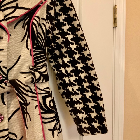 NWOT, 3 Sisters coat w/ beautiful crystal pink. Pristine condition! - Picture 5 of 7